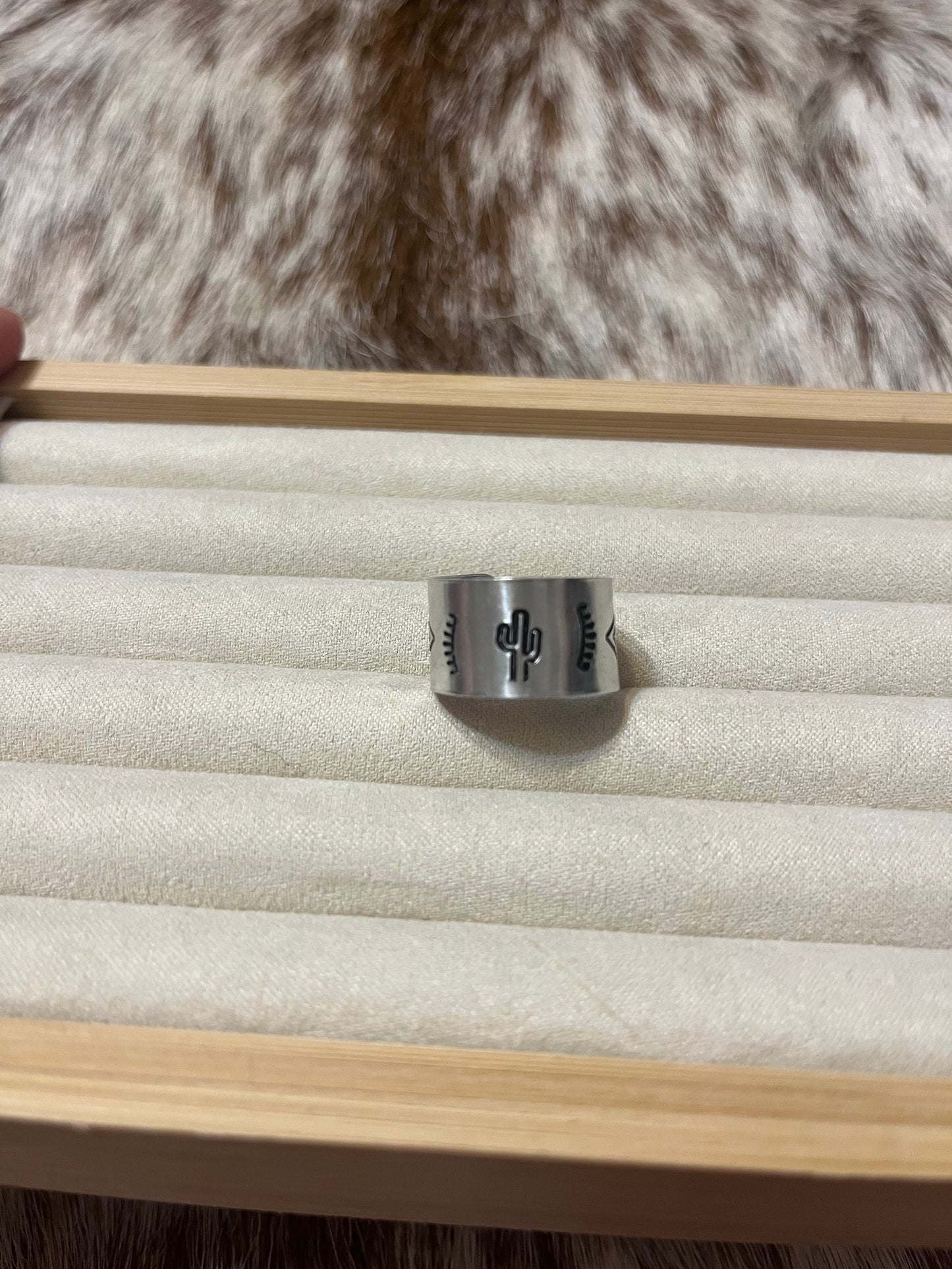 >(CACTUS)< Thick Ring